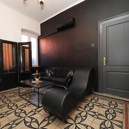 - For Couples To Enjoy & Bond Apartment