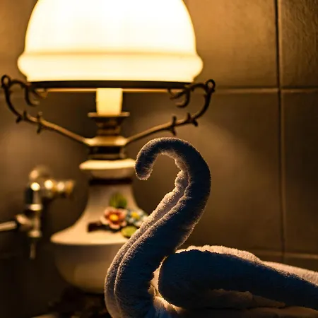 Apartment - For Couples To Enjoy & Bond *